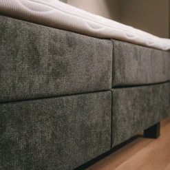 Tweepersoonsbedden|Boxsprings< Bed Bilbao Donkergrijs - 180x200 cm