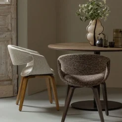Eetkamerstoelen<WOOOD Eetkamerstoel Yossi Bruin
